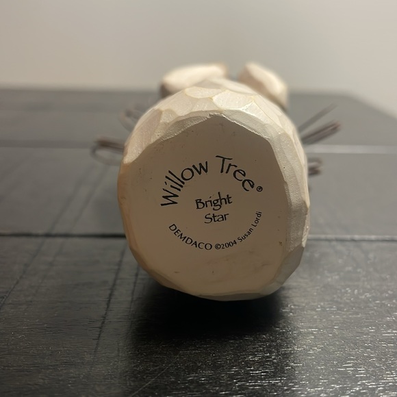 Willow Tree Bright Star Young Girl Figurine 2004 - Picture 4 of 4